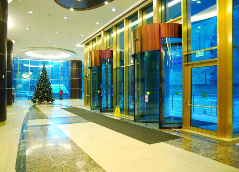 Башня Империя: Вид входной группы внутри зданий