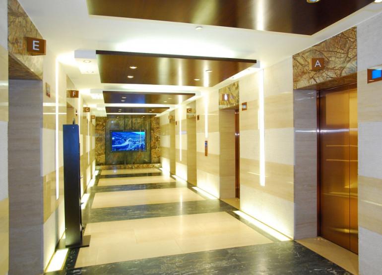 Башня Империя: Вид главного лифтового холла