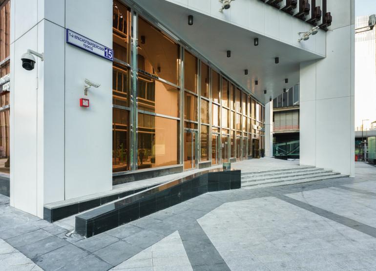 Башня Меркурий: Вид входной группы снаружи